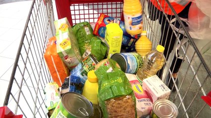 La collecte du Secours Populaire à Auchan