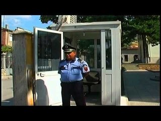 I MITURI KALON NATEN NE KOMISARIATIN E POGRADECIT,POLICIA NDALOI BABAIN E TIJ LAJM