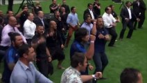 Haka et chant maori, Jonah Lomu honoré lors d'une cérémonie à Auckland