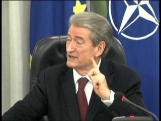 MBLEDHJA E QEVERISE NJE PUC I RI DO KETE DENIM FATAL LAJM