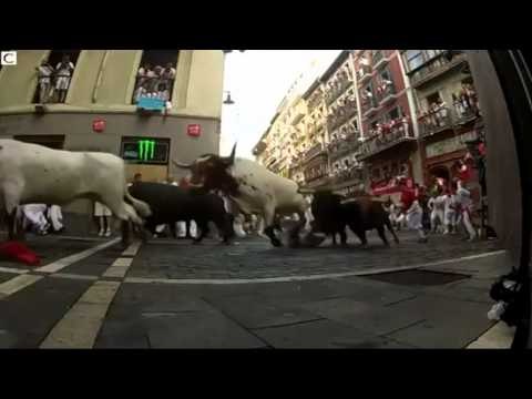 PERGJAKET FESTIVALI I DEMAVE NE SPANJE,7 PERSONA HUMBEN JETEN GJATE VRAPIMIT NE RRUGE LAJM