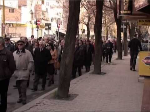 PROTESTA E OPOZITES PROTESTUESIT LEVIZIN DREJT QENDRES SE KRYEQYTETIT LAJM