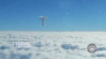 HUGE UFO over India filmed from Airplane window - Nov 2015 !!!