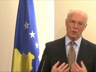 DEKOROHET BECKENBAUER PREMTON SE DO TE NDIHMOJE FUTBOLLIN KOSOVAR LAJM