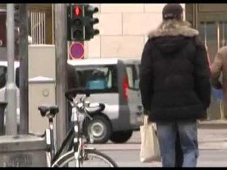 100 VJET 8 MARS NJE SHEKULL PER TE DREJTAT DHE LIRITE E GRAVE LAJM