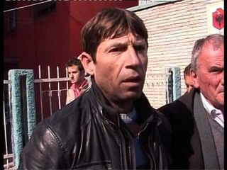 MILITANTET REVOLTOHEN MBESHTETESIT E PD KERCENOJNE SE DO TE VOTOJNE MAJTAS LAJM