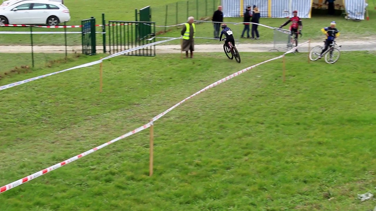 2015 11 29  cyclo cross saint jean d'angely minimes