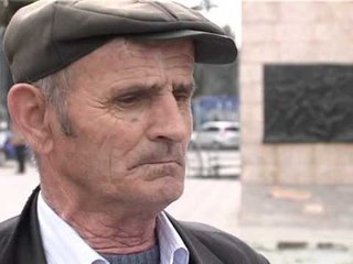 PARTIZANI I PANJOHUR SHTOHEN TE PAPUNET NE SHESH TE MONUMENTI NE TIRANE LAJM