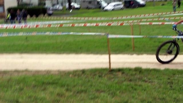 2015 11 29 cyclo cross saint jean d'angely minimes anthonin souchon