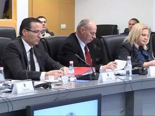 THAÇI KUNDER FMN ECEN PERPARA ME RRITJEN E PAGAVE MEGJITHE KRITIKAT LAJM