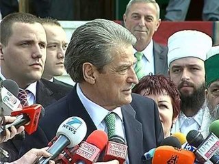 POLITIKA URON SULLTAN NOVRUZI,KRERET E SHTETIT NE KRYEGJYSHATE LAJM