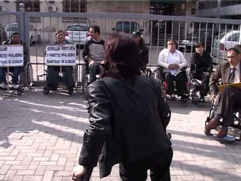 INVALIDET PROTESTOJNE NESE KERKESAT NUK PLOTESOHEN BOJKOT I ZGJEDHJEVE LAJM