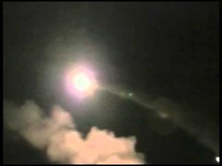 BOMBARDIMET NE LIBI VIJOJNE SULMET NGA AJRI,REBELET DREJT RAS LANUF LAJM