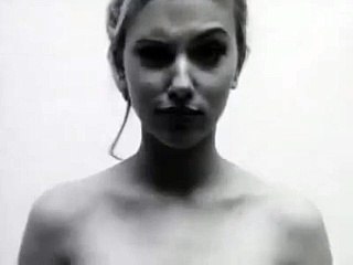 Scarlett Johansson Mimikleri
