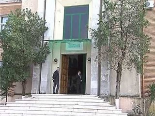 POLITIKA NGUSHELLON KRERET E SHTETIT NGUSHELLOJNE PER VDEKJEN E BARDHIT LAJM