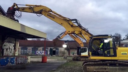 Premier coup de pelleteuse au Sernam de Reims