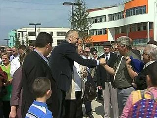 NJE NJOLLE E GJELBER KRYEQYTETIT I SHTOHET NJE KM PARK NE PERIFERI LAJM