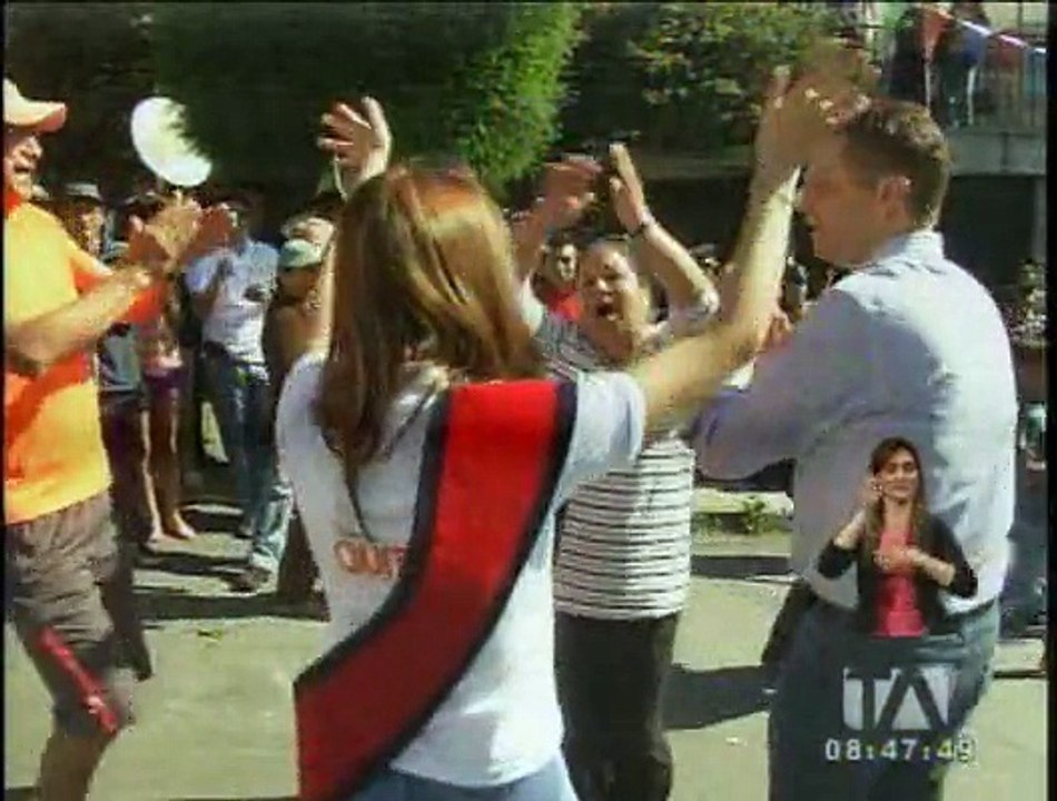 40 niños participaron de la tradicional competencia de coches de madera