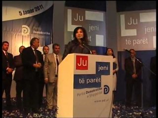 TOPALLI NE KUKES PREZANTON KANDIDATIN,FALENDERON BERISHEN PER RRUGEN LAJM