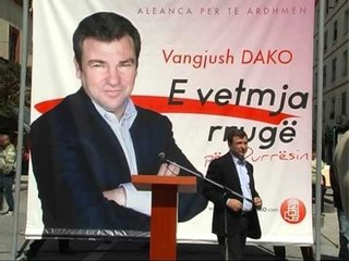TENSION NE DURRES THYHEN BILLBOARDET E KANDIDATIT VANGJUSH DAKO LAJM