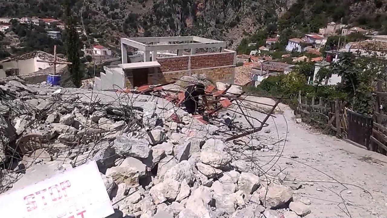 SHEMBET OBJEKTI NE KISHEN E DHERMIUT
