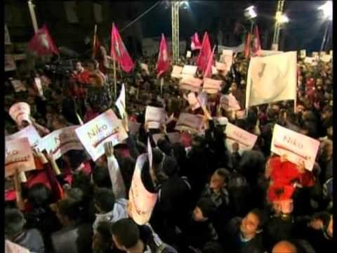 RAMA NE KORÇE BERISHA NUK MUND TE MBULOJE ME ASFALT TE PAPUNET LAJM