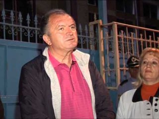 INCIDENTI NE SARANDE STEFAN ÇIPA KERKON TERHEQJEN E VERSIONIT TE POLICISE LAJM