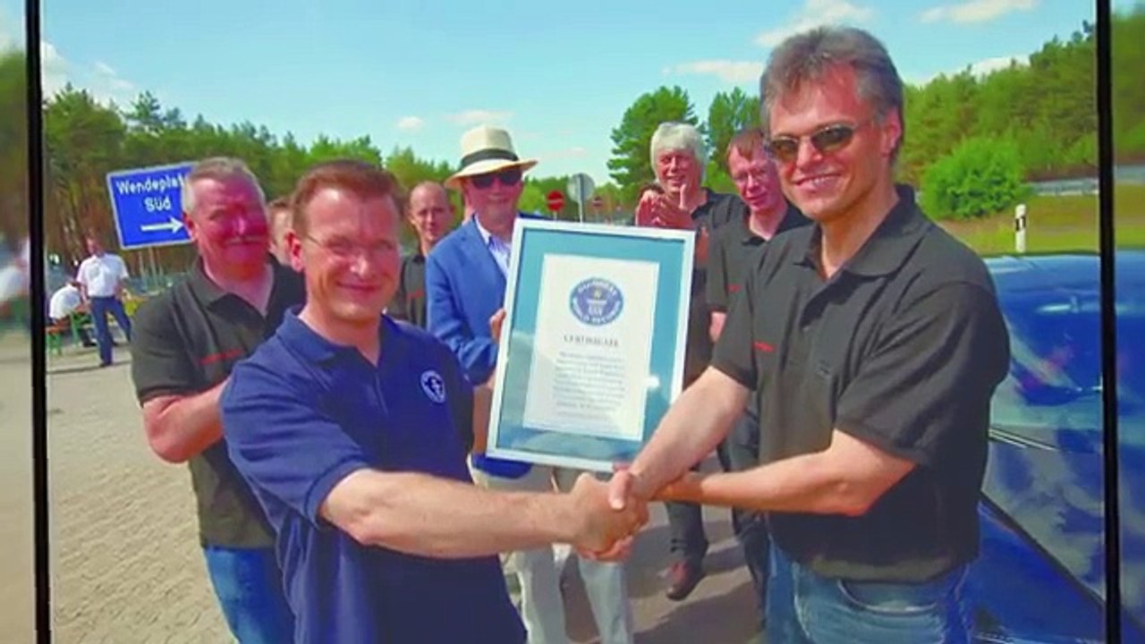 Bugatti Veyron 16.4. Super vs. Hennessey Venom GT