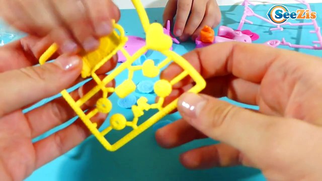 ✔ My Little Pony. Девочка Маша открывает новый набор игрушек. Видео для детей - Disney Toys ✔