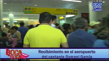 Recibimiento en el aeropuerto del cantante Osmani García