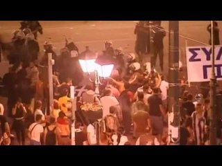 VOTEBESOHET QEVERIA PAPANDREU MERR VOTAT E TE MAJTEVE NE PARLAMENT LAJM