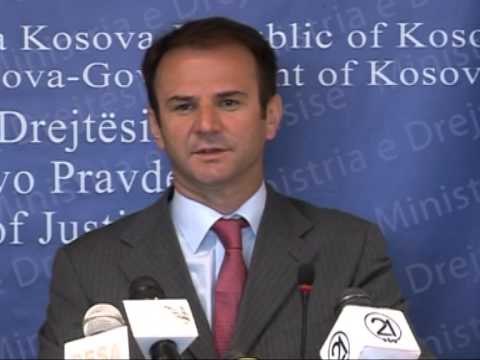 REAGON HAJREDIN KUÇI QEVERIA KOSOVES E HAPUR PER HETIMET E TRAFIKUT LAJM