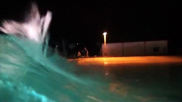 Indoor SURFING Dark Night Wavegarden Surfing