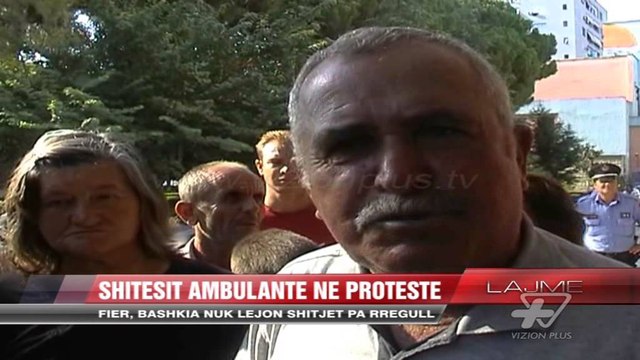Protesta e tregtarëve ambulantë në Fier - News, Lajme - Vizion Plus