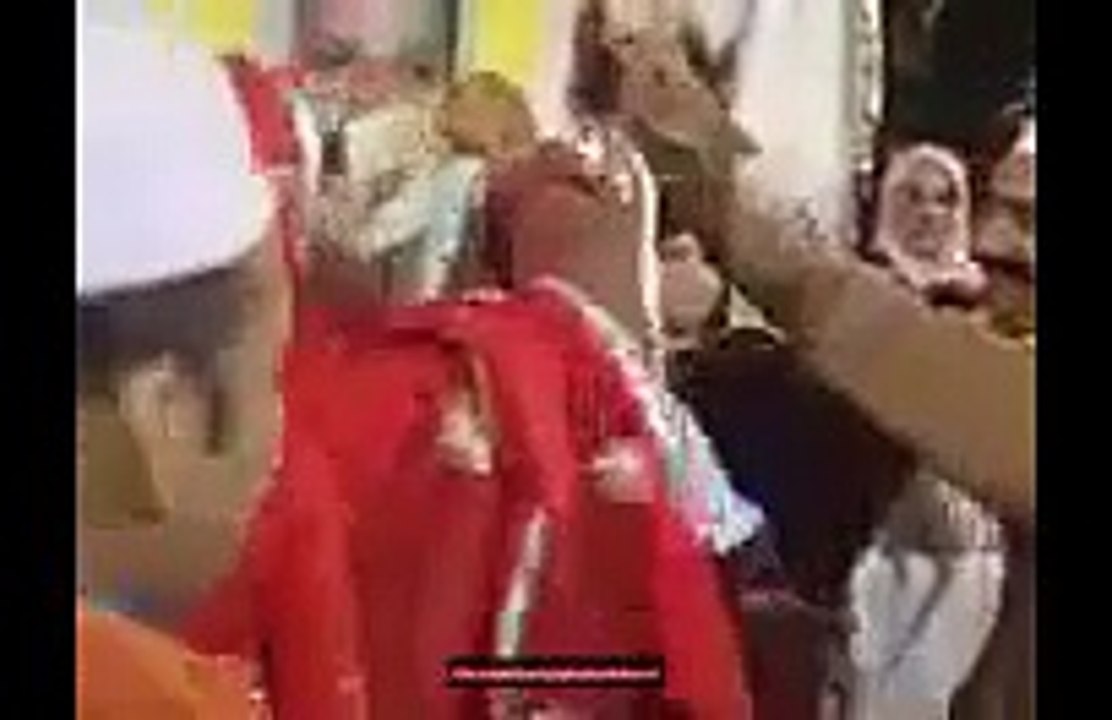 جاہل عوام اور جاہل  پیروں نے دین کا حلیہ بگاڑ کر رکھ دیا ہے ۔۔ اللہ کا عذاب نازل نہ ہو تو پھر کیا ہو؟؟