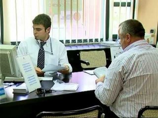 HUMARRJA LOKALE BASHKITE NISIN MARRJEN E KREDIVE NGA BANKAT LAJM