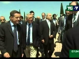 BERLUSKONI I SIGURT DO TE QEVERIS DERI NE FUND TE MANDATIT NE 2013 LAJM