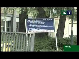 PLEHRAT NE NAPOLI PERÇAHET MAZHORANCA E BERLUSKONIT PER DEKRETIN LAJM