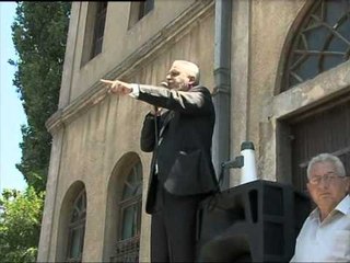 MYSLIMANET NE KOSOVE PERLESHJE ME POLICINE PER XHAMINE E RE LAJM