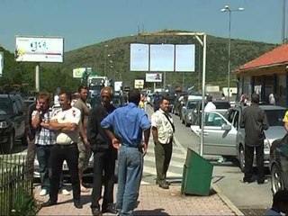 HAPET KAPSHTICA PERFUNDON GREVA NE GREQI,RINIS LEVIZJA LAJM