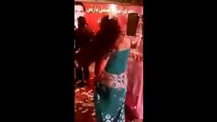 Whatsapp Trending Videos Underground Pakistani Desi Girls Farmhouse