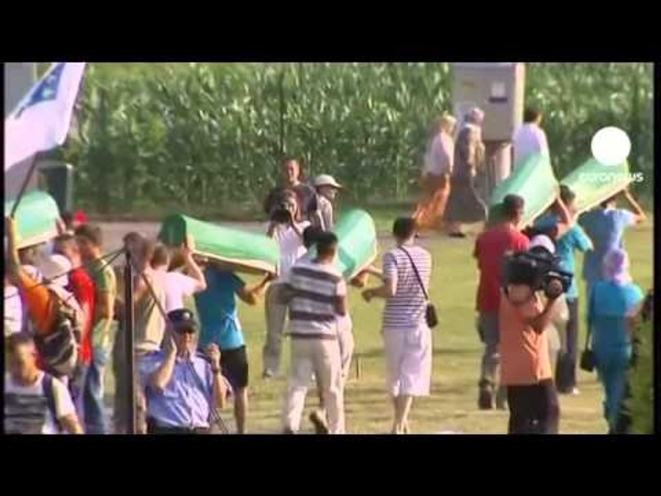 PERKUJTOHET MASAKRA U MBUSHEN 16 VJET NGA MASAKRA E SREBRENICES LAJM