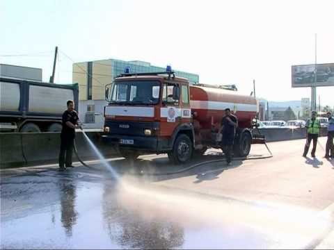 TJETER AKSIDENT MAKINA PERPLASET ME TRAILERIN, PLAGOSET RENDE SHOFERI LAJM