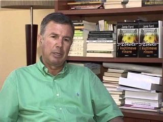 VITRINA E LIBRIT VJEN BESTSELLERI BOTEROR “HOTELI I KUJTIMEVE RINORE” LAJM