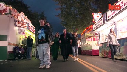 À 60 ans, ce pasteur épouse sa copine enceinte de 19 ans avec la bénédiction de sa femme