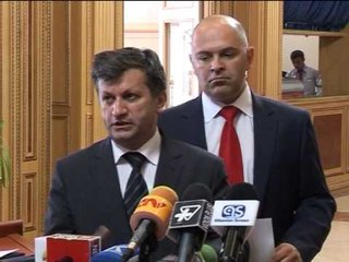 OPOZITA KOSOVARE SEANCE TE JASHTEZAKONSHME PER MAREVESHJET ME SERBINE LAJM