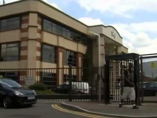 PERGJIMET NE BRITANI TERHIQET MURDOCH NGA BLERJA E BSKYB PAS PRESIONEVE LAJM