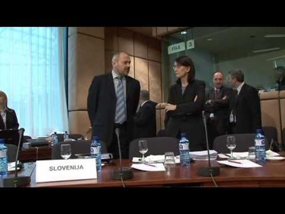 KRIZA FINANCIARE EUROZONA E SHQETESUAR PER RRITJEN NDJESHEM TE BORXHIT LAJM