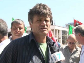 MINATORET NE PROTESTE PUNONJESIT E NENTOKES PARA MINISTRISE E KRYEMINISTRISE LAJM