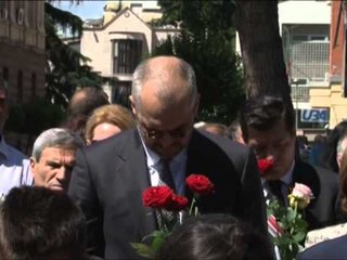 HOMAZHE NE BULEVARD SOCIALISTET PERKUJTOJNE VIKTIMAT E 21 JANARIT LAJM